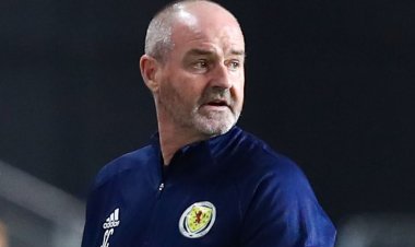 Steve Clarke: Scotland boss targets 2022 World Cup amid Celtic rumours