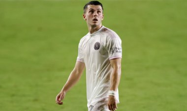 Mikey Johnston and Celtic fans react as 24-year-old signs new deal overseas
