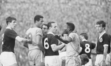 Davie Provan's Brilliant Pele Story and a Happy Birthday to Celti