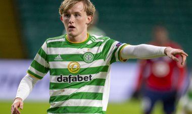 Celtic midfielder Ewan Henderson heads to Dunfermline on loan until end of season