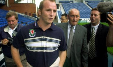 Happy Birthday to Celtic legend John Hartson, who once failed an Ibrox