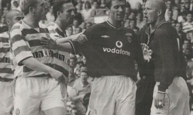 Photo Of The Day: Roy Keane Acts As Peacemaker During Ryan Giggs'
