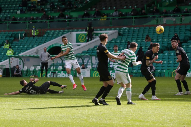 There's now a big chorus of calls for Celtic to sign up Mohamed Elyounoussi - 67 Hail Hail