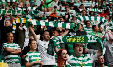 Charlie Nicholas brings Celtic fans into George Square carnage!