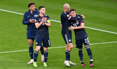 ‘Whole thing is a farce’ ‘rules are absolutely stinkin and moved to suit’ ‘totally different standard’ Celtic fans react to Gilmour decision