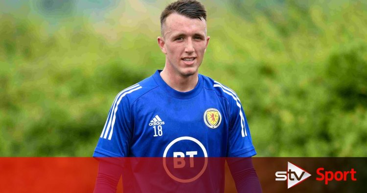 Turnbull makes debut as Clarke names team to face Netherlands