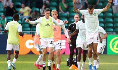 Photo: "I lost my head for a second", Bitton issues apology