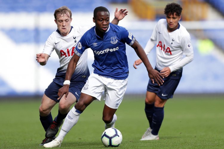 Sheffield Wednesday digest: Owls close in on Everton man, TWO new men in, Osaze’s new club