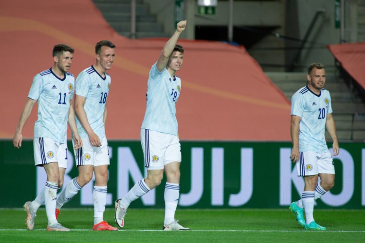 Report: Nottingham Forest to rival Celtic for 'excellent' striker Kevin Nisbet