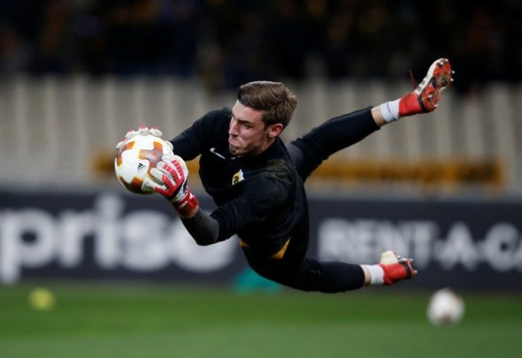 Celtic: Fans flock to image involving Vasilis Barkas