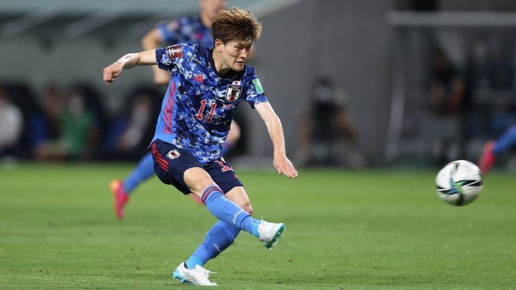 Japan forward Furuhashi signs for Celtic