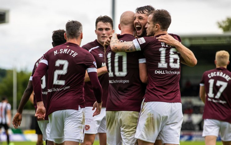 'Credit to Neilson', 'Better than Celtic', 'St Mirren misery' - Hearts fans delight in table-topping win