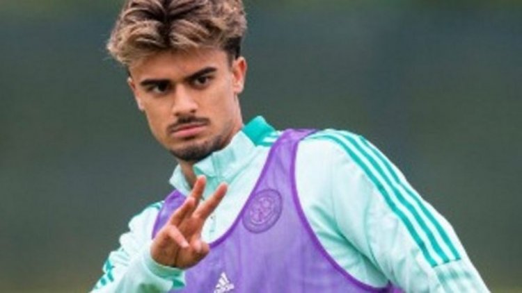 'When I was 11, I swapped scarves with a Celtic fan...'